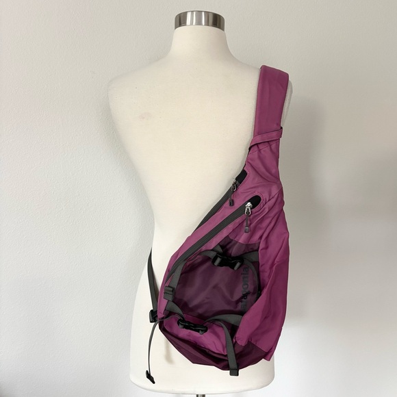 Patagonia Atom Sling Crossbody Bag - Picture 1 of 7
